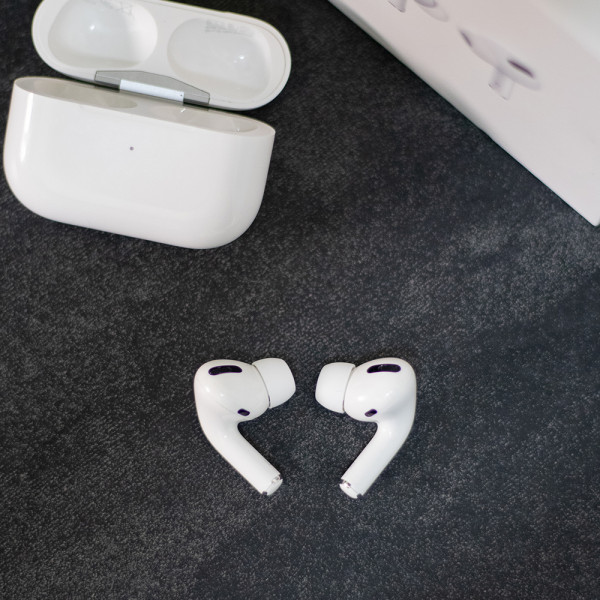 AirPods Pro with MagSafe Б/У