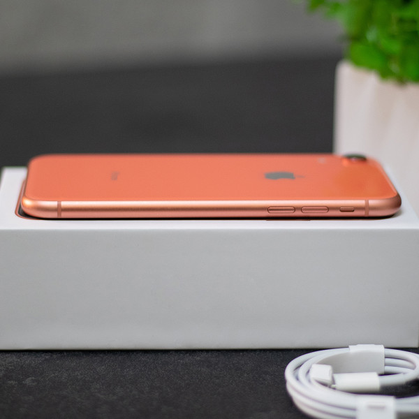 iPhone Xr 128Gb Coral Б/У