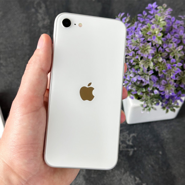 iPhone SE 2 128Gb White Б/У