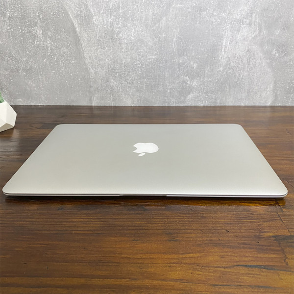 MacBook Air 13" 2015 (13.3/1.6GHZ/8GB/128GB SSD) A1466 Б/У