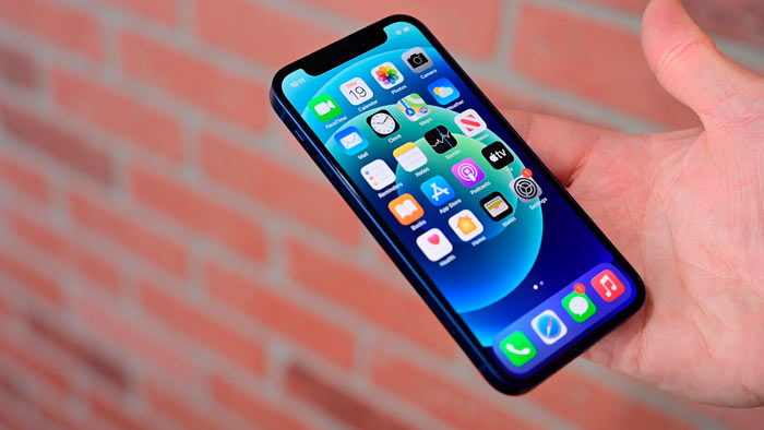 iPhone 12 mini: повернення маленьких телефонів